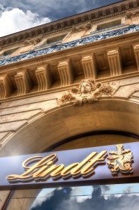 Lindt Boutique Opéra Extérieur 2 - crédit photo Studio Pixels et Papillon