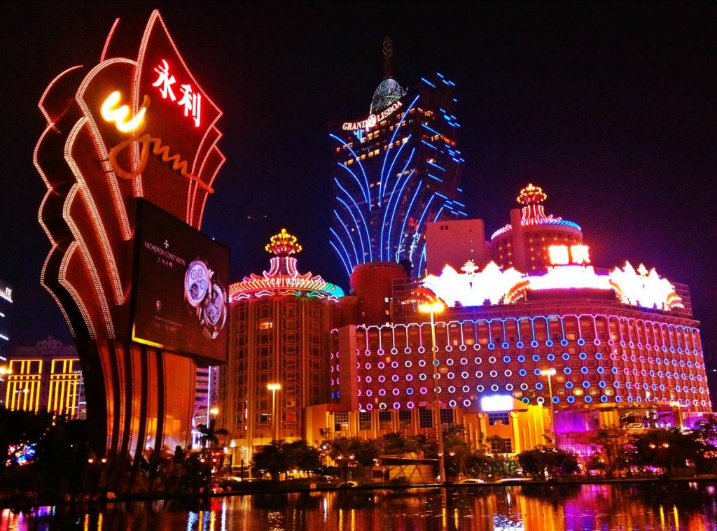 Casino_Lights_In_Macau1