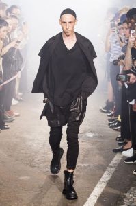 defile-julius-printemps-ete-2017-paris-look-18