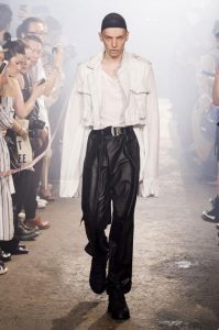 defile-julius-printemps-ete-2017-paris-look-19