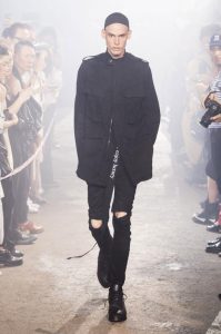 defile-julius-printemps-ete-2017-paris-look-20