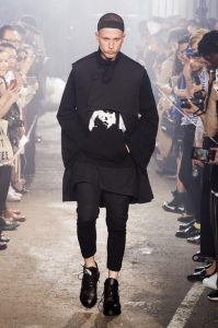 defile-julius-printemps-ete-2017-paris-look-23