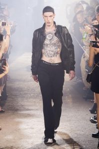 defile-julius-printemps-ete-2017-paris-look-28