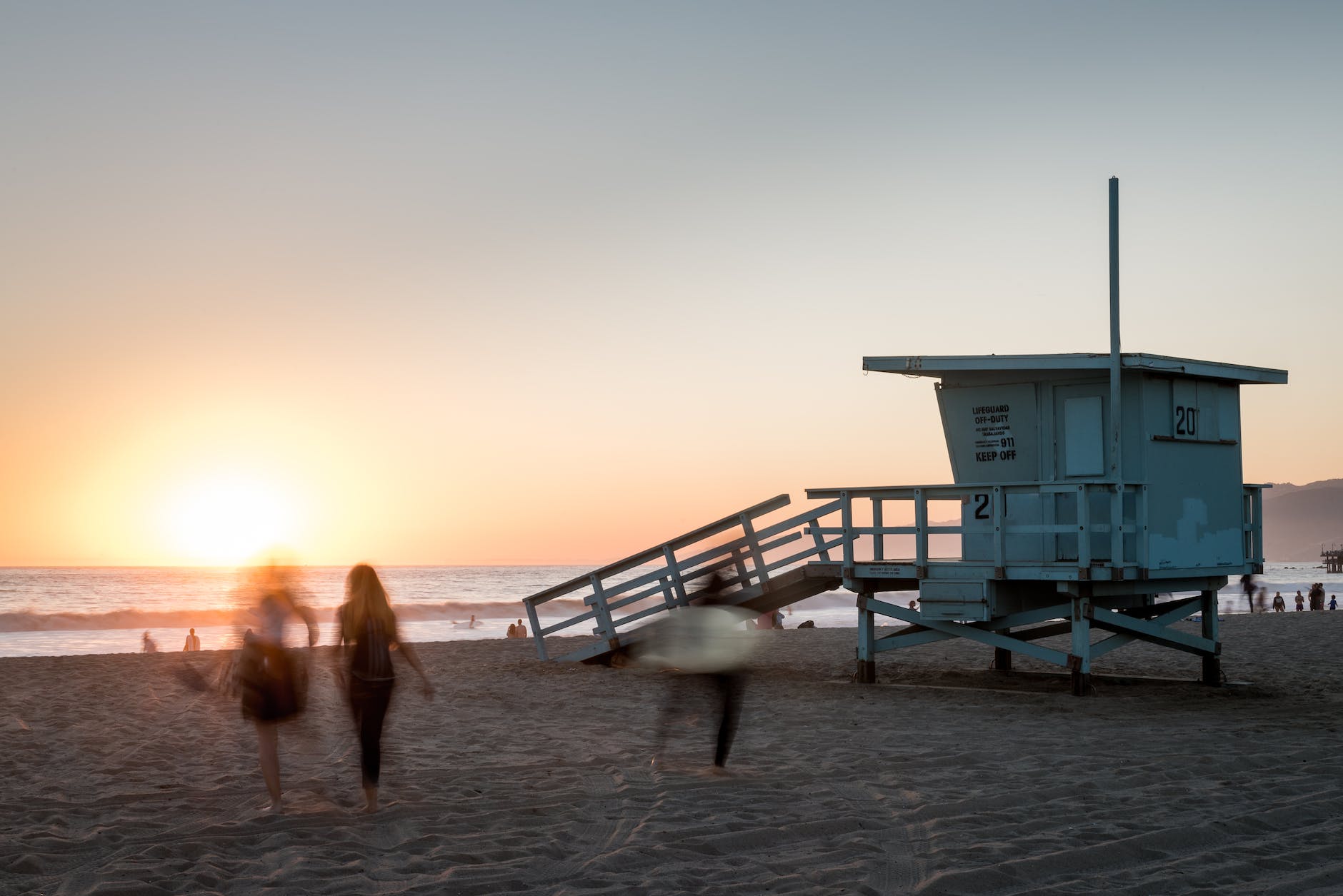 white wooden lifeguard shed