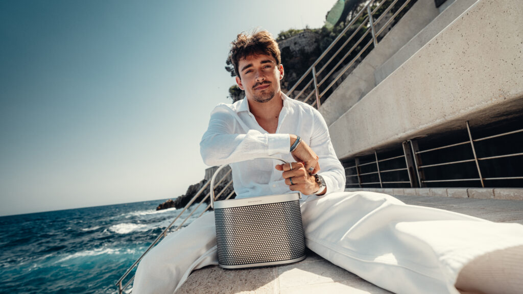 Unis Passion Performance Charles Leclerc, Ambassadeur Bang Olufsen