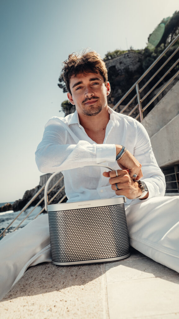 Unis Passion Performance Charles Leclerc, Ambassadeur Bang Olufsen