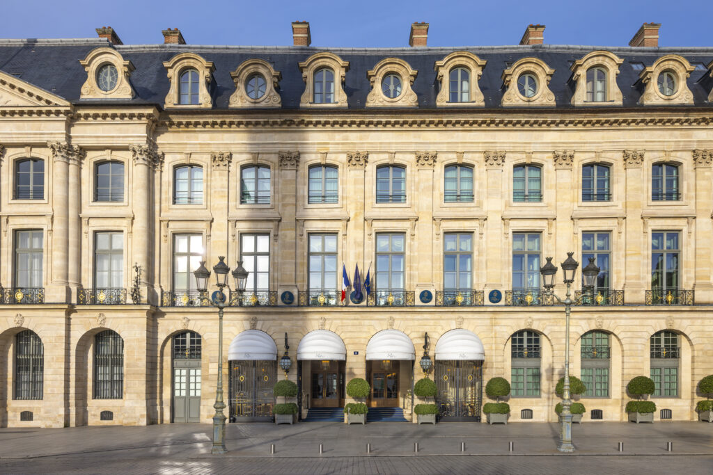 Artcurial célèbre l’élégance intemporelle Ritz Paris lors d’une vente enchères exceptionnelle