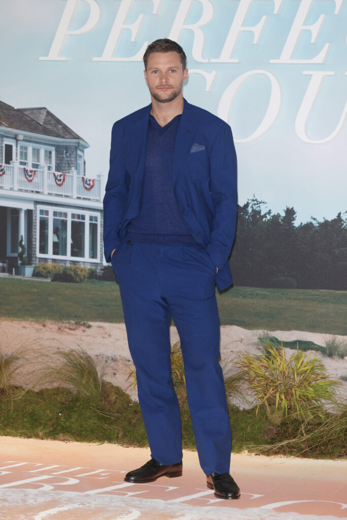 Jack Reynor éblouit Dunhill première Perfect Couple Londres